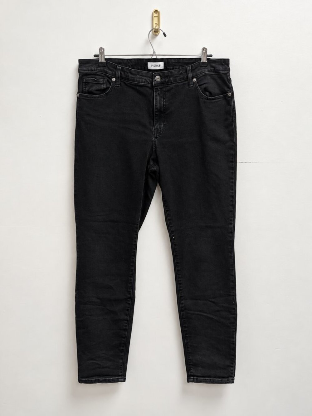 Pistola Black Jeans